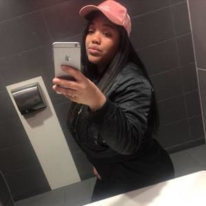 Meet your Posher, Lia